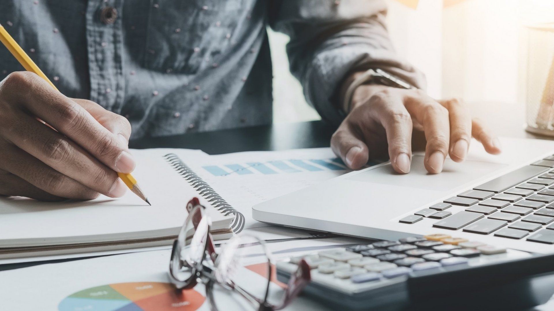 Online Business Courses Overview: Basics, Knowledge, and Practical Information